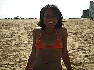 18yr Jewel Shows Her Pussy And Ass At Non-nude Public Beach!