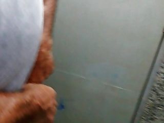 Maduro Rustico De 60 Anos Me Chupa No Banheiro Publico